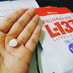 まもり高める乳酸菌.一週間もまだ続けてはいませんが。ニ次モニター期間内なので投稿です。.変化はどうだろう…。今のところまだはっきりわかっておりません。.ただ、口のなかに入れ…のInstagram画像