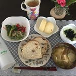 本日の朝食☀️今日も、朝起きてすぐに心理カウンセラーのお仕事をしてから出勤しました＆午後半休😇💕 野菜の残留農薬などをしっかりと落としてくれる、すっきり洗菜#ベジシャワー で（写真左下）で、安全に…のInstagram画像