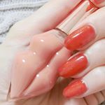 巷で有名なリップ型のこのリップ。プランプピンク メルティリップセラム💄..唇にピタッと密着するバームタイプのテクスチャーで体温でとろけて唇に馴染んでくれます😊色も使いやすく血色感が…のInstagram画像