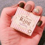 ウェイブワンデーリングお試ししました💕カラーはヴィヴィッドベールで13.4mm💕綺麗な発色で明るい所にいると茶っぽく暗い場所では黒っぽく見えます💕付け感もゴロゴロした感じも無くってとても合…のInstagram画像