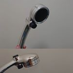 先日、工具不要で取付簡単なシャワーにかえました～🎶以前のシャワーと比べると節水低水圧タイプで、手元でONとOFFで切り替えられるので使いやすい🎶塩素除去カプセルをとりつけたのでやさしいお水がう…のInstagram画像