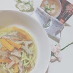 ..プレミ本舗さんのまるごとキューブだしを使って#栄養満点#簡単 枝豆うどんを作りました.*.このキューブだし本当に凄い◀︎♡本格鰹出汁が一瞬でできちゃう.*香りも良く…のInstagram画像