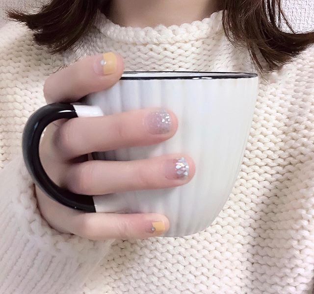 口コミ投稿：..ネイルスネイル 💅.シール貼って 余分なところ削り落とすだけで片手10分くらいでで…