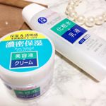 よくInstagramなどで見かける、ピュアナチュラルの2点をお試しさせて頂きました( ´-` ).｡oO ( ♡ )このふたつ、とっても優秀なのにちょー安い！！（笑）1つは化粧水、乳液の…のInstagram画像