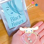 ✿BlackNatura（ブラックナチュラー）ヘアケアサプリメントをお試しさせていただきました🙏✨.艶々ヘアケア 美髪サプリなんてあるんですね🥺お肌と同じくらい髪の毛の傷み、パサつきで…のInstagram画像
