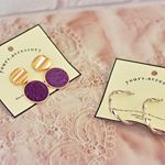 とっても可愛いピアスが届きました！👀💕.500円には見えない上品でとても可愛いピアスです😭💕.何着ても似合うデザインなのでたくさんつけたいです☺️.#ナチュの500円アクセ…のInstagram画像
