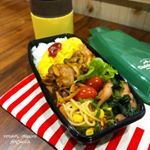 #今日のお弁当 ☺︎︎・○ポークチャップ○オムレツ○ウインナーとほうれん草のソテー○ベーコンとピーマンの塩スパ○アイコトマト○ごはん○たまごとわかめのスープ←レトルト…のInstagram画像