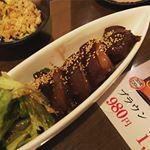 :サラダなどのサイドメニューが食べ放題の #飛梅 に行ってきました〜♡幼児2名も一緒に。旦那と。笑:ラフテーが美味かったー( ˊ̱˂˃ˋ̱ )🐷ちゃっかりノンアル梅酒も飲んだせいか…のInstagram画像