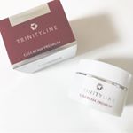 『トリニティーライン ジェルクリーム プレミアム』..ジェルクリームプレミアムは水を一滴も加えていない、95%が美容成分の「濃い」スキンケアです❣️.水よりも肌をうるおす「シラカン…のInstagram画像