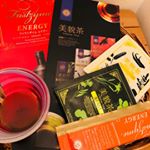 ファストザイムにはいろんな種類があります。お茶もあるみたい。お茶は発酵ハーブティー。ファストザイムエナジーは、ピリッとします。70種類以上の野菜や果物を3年半くり返し熟成発酵させていま…のInstagram画像
