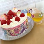 @kyoritsu_kitchen さんのプリキュアケーキとゼリー🤭💖ストーリーでひたすら実況してたのに投稿はクリスマスじゃなくて年明け😂けど今の時期苺が安くなってきたからケーキも作りやすいよ…のInstagram画像