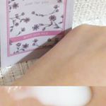 ピュフェ　白肌ミルク(昼用乳液)塗るだけでくすみを抑え、肌をワントーン明るく見せてくれる昼用乳液。16種類の混合植物エキスが肌の潤いを守り、肌表面をなめらかに整えメイクの密着を高めてく…のInstagram画像