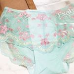 お気に入りの下着ブランド♡エクサブラの骨盤矯正のパンツをはいてから、お尻周りスッキリしてるし、今回はパンツを履いてみたんだけど、めっちゃいい\( ¨̮ )/♡デザインもオシャレだし、素材も柔ら…のInstagram画像