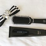 根元から毛先まで使える髪用美容液セルサート フォーシン クリームのご紹介💁‍♀️ハリ・コシが低下した髪の内部を補強し しっかりとした弾力のある髪に整えてくれる😊ドライ前・スタイリングどちらにも…のInstagram画像