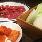 .こんばんは🌙.今日は尾道で鉄板焼き屋開拓しよーと思ったけど、2軒閉まってたからここ福山のとある焼肉屋へ〜🚗..お肉とタレは好きでした❤ごちそーさまでしたっ✌.🍺帰って…のInstagram画像