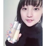 最近良かった#コスメ をご紹介♪#エミュアール の#ファンデ ！軽くてさらっとしたつけ心地、伸びが良くてコスパも良い！.#コントロールカラー も兼ねて、ムーンイエロー とナチュラルピン…のInstagram画像