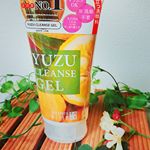 ..🍊ゆずクレンジングジェル🧴.1本2役のクレンジング洗顔料をモニターさせていただきました‼️.使い方は簡単です！ジェルで落ちにくいアイメイクなどに馴染ませ、軽く水を含ませ…のInstagram画像