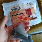 緑茶っぽくない！香りが甘いです。なんか、台湾のお茶セミナーで飲んだお茶っぽい味。発酵茶だから風味が中国茶っぽいのかな☺美味しくいただけました♥オーガニックなのが嬉しいですね！#国産オー…のInstagram画像