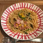 ベーコンとコーンのバター醤油パスタ！ほんとはシーチキンの方が美味しいし、お野菜ももっと入れたい！お野菜と一緒に茹でて、茹で上がりにバターと醤油、ツナと、コーン入れて混ぜて！#ワンポット…のInstagram画像