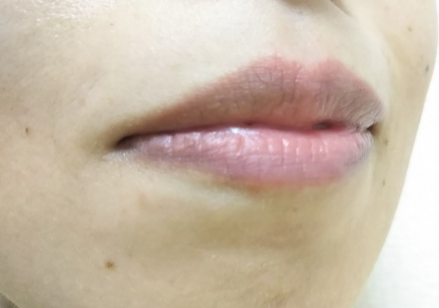 口コミ：シャルレ エタリテ リップエッセンス 唇のための美容液 使った感想 やさしいリップクリームでケアの画像（6枚目）