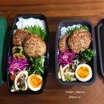 旦那弁当とわたし弁当 ☺︎︎・○豚つくね○しらすと菜の花のペペロン炒め○焼うどん（ツナとマヨ醤油）○味玉○紫キャベツの甘酢漬け○ズッキーニのソテー○ごはん・つく…のInstagram画像