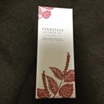 ベジスタイル アイセラムジェル。目元用美容液です！わたしは目の下のクマやたるみに悩んでいました。こちらのジェルは非常に伸びが良くしっかり保湿してくれるので、目元にハリが出てクマが前よりマシになった気が…のInstagram画像