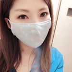 FURAHAマスクはデザイン15種類。私はこの水色の小花柄🌸とっても柔らかくて気持ちいい素材。フィルターセットして花粉やPM2.5から守ろう♫UVカット率は98%！！すごー…のInstagram画像