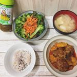 2019年3月22日今日の夜ごはん雑穀米  お味噌汁肉団子のトマト🍅煮込み サラダ🥗です。今日は、ピエトロ様からいただいたドレッシングを使ってサラダ🥗に掛けました。国産の玉…のInstagram画像