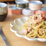 @monmarche_official モンマルシェさんの、高級ツナ缶を使ってツナと塩昆布のパスタ‼️今回はニンニク入りを使いました😍・・ツナ缶は油ごと入れて、味付けは少しの白…のInstagram画像