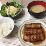 2019年3月30日今日の夜ごはんもち麦ごはん🍚  お味噌汁厚揚げの肉巻き 甘酢あん ポテトサラダ３種類  サラダ🥗です。今日はヤマザキ様から頂いた、もう一品シリーズ  ポ…のInstagram画像