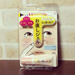 .pdcさんのノーズリメイクジェルOCお試しさせて頂きました。.化粧直し用メイクアップベースで鼻周りの化粧崩れを補正するアイテムです。.朝メイクしてお昼後や夕方には…のInstagram画像