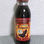 100%アロニア果汁のジュースです🍷アロニアはブルガリア産のとっても体にいいフルーツなのですが（ポリフエノール豊富、抗酸化作用もすごい！）日本では全然知られていなくて、そこに目をつけたこの商品の販…のInstagram画像