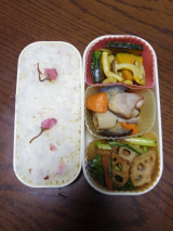 口コミ記事「ある日のお弁当（鶏肉と根菜類の炒め物）」の画像