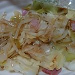 かつおだし中濃ソースを使って野菜炒めを作ってみました。野菜本来の味を無くさずに中濃ソースがからんで美味しかったです。他にも色々使い道がありそうなのでそばめしとか他にも考えてみたいと思い…のInstagram画像