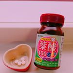 井藤漢方製薬株式会社さんの葉酸サプリ「葉酸400 Ca・Feプラス」を飲んでみました❤️.ママに大切な葉酸(400μg)と女性に重要なカルシウム、鉄、ビタミン7種類も配合されたママ応援サプリで…のInstagram画像