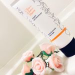 ..明色化粧品さんのシュシュモアホットクレンジングジェルです.*.こちらの商品はメイク落ちとうるおいの両方が叶う商品です‼︎.レモンジンジャーの香りなんですがとーってもいい香りでメ…のInstagram画像
