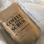 世界中の女性を虜にしたコーヒースクラブの日本製オリジナルブランド　SASS.コーヒー＆ココアスクラブは、お肌を傷つけないように、コーヒーを特別に細かく挽き、角を取り、粗い塩は使わず、天然のミネラル…のInstagram画像
