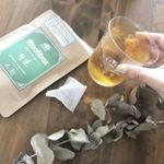 最近の朝の日課は、夜にルイボスティーを仕込んでおいて、水出ししたものを冷やしてから飲むこと✨🌱タイガーのルイボスティーは、こだわりの生葉✨癖がなく、とっても飲みやすい😌❤️これからも、本当…のInstagram画像