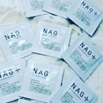 NAGナグプラスオールインワンエッセンスお試し10袋の朝晩で５日分🎵洗顔後にこれだけで化粧水から化粧下地までの11役のプロセス全てを請け負ってくれる😉乾燥からの小じわを目立たなくし…のInstagram画像