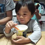 当選したカスタードバニラヨーグルトヨーグルト大好きな3男は、ずっとニコニコしながら食べました(^^)大きいからいっぱい食べれて幸せそう(*´ω｀*) #おやつヨーグルト #カスバニ #子供のい…のInstagram画像