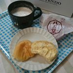 八天堂のクリームパン✨✨😋 冷凍でお取り寄せできるパンっていうよりスィーツ🍰名古屋の店舗で買って一度、食べたことがあって、すんごく美味しくて❗また食べたいと思ってもまず遠くて行けない😭持っ…のInstagram画像