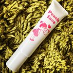 Peach face（ピーチ・フェイス）お子様にも使用できる安心の成分が嬉しい顔のウブ毛専用の抑毛美肌ジェルクリーム✨ウブ毛が気になるところにのせて円を描くようになじませるだけで簡単にお手入れ…のInstagram画像