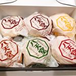八天堂(@hattendo_official )プレミアムフローズンくりーむパン☆.カスタード×2、生クリーム、抹茶、チョコレート、小倉の6個セット✨.冷凍パンで冷蔵庫で24時間か…のInstagram画像