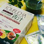 フルーツ青汁でユーワ様のKOMBUCHA 青汁❗飲ませていただきました😆.魅力は？.👑醗酵紅茶エキス👑乳酸菌100億個👑ビフィズス菌1億個　含有のKOMBUCHA …のInstagram画像