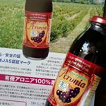 有機アロニア100%果汁！アロニアって初めて知ったけど、知ってびっくりしました！ポリフェノールが他の果物とは桁違い。ポリフェノールで健康やキレイな体づくりを期待したいです♪ヨーグルトやスム…のInstagram画像