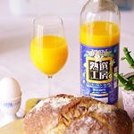 .今日の朝食はカンパーニュとストレートジュース🍹.このジュースは和歌山県産の温州みかんから作った果汁100%のストレートジュース.コクと香りが強くとても濃厚で美味し…のInstagram画像