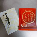 山本海苔店のお茶漬けを食べました♥️暑くなってもお茶漬けは食べたくなります✨海苔がたくさん入ったお茶漬け。150mlお湯を注ぐと出来るお茶漬け。海苔の味がしっかりして美味しかった♥️…のInstagram画像
