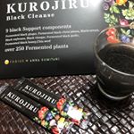 飲み続けてきた黒汁も残り2本！！味は飲みにくい人もいるかもしれないけど、身体にいい成分たくさん入ってるから、がんばって飲み続けられたよ💓効果を出すには続けることと、これは置換え食品だから、食べない…のInstagram画像