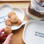 卵・バターなしで作れるヘルシーで素朴なココアクッキー🍪・■材料小麦粉…100ｇ砂糖…20ｇサラダ油…20ｇ牛乳…大さじ3ココア…15ｇ・ボウルに全ての材料を入れて、…のInstagram画像