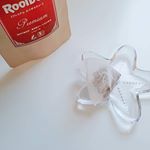 *オーガニックのルイボスティー✩って飲んだのはじめて！！·プレミアム ルイボスティーは、ティーパックがピラミッド型で茶葉の空間が出来てルイボスティーのエキス抽出力がいい…のInstagram画像